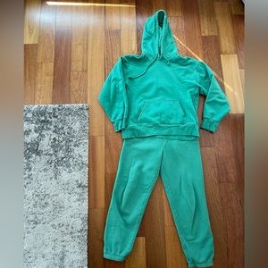 Aritzia TNA Green Fleece Boyfriend Hoodie and Sweatpant Set